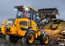 Gumikerekes homlokrakodók JCB 406