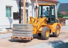 Gumikerekes homlokrakodók JCB 407 B