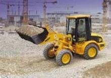 Gumikerekes homlokrakodók JCB 408 B