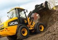 Gumikerekes homlokrakodók JCB 409