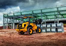 Gumikerekes homlokrakodók JCB 411 HT