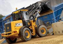 Gumikerekes homlokrakodók JCB 416 HT