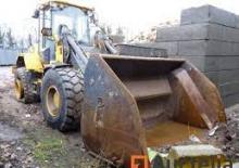 Gumikerekes homlokrakodók JCB 430