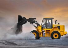 Gumikerekes homlokrakodók JCB 433-4