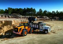 Gumikerekes homlokrakodók JCB 437 HT