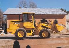 Gumikerekes homlokrakodók John Deere Construction 444 H