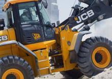 Gumikerekes homlokrakodók JCB 456