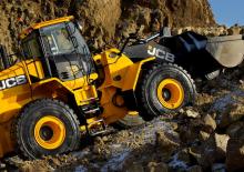 Gumikerekes homlokrakodók JCB 467 ZX