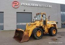 Gumikerekes homlokrakodók International Harvester 520B