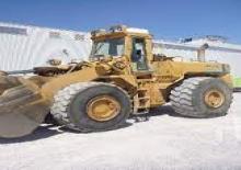 Gumikerekes homlokrakodók International Harvester 555