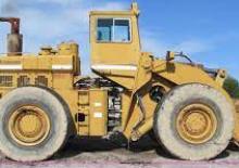Gumikerekes homlokrakodók International Harvester 570
