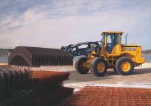 Gumikerekes homlokrakodók John Deere Construction 62 H TC