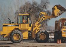 Gumikerekes homlokrakodók John Deere Construction 624 GH