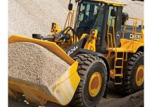 Gumikerekes homlokrakodók John Deere Construction 724 K