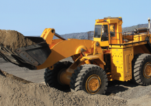 Gumikerekes homlokrakodók Belaz 78250
