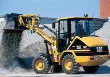 Gumikerekes homlokrakodók Caterpillar 902