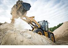 Gumikerekes homlokrakodók Caterpillar 914K