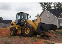 Gumikerekes homlokrakodók Caterpillar 926M