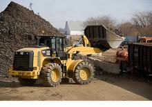 Gumikerekes homlokrakodók Caterpillar 962K