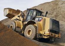 Gumikerekes homlokrakodók Caterpillar 966K