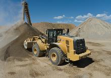 Gumikerekes homlokrakodók Caterpillar 972XE