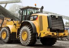 Gumikerekes homlokrakodók Caterpillar 980K