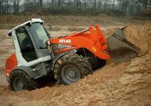 Gumikerekes homlokrakodók Atlas AR 85