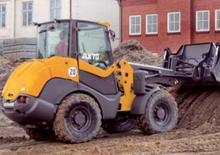 Gumikerekes homlokrakodók Ahlmann AX 70