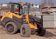 Gumikerekes homlokrakodók Ahlmann AX 85