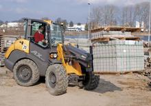 Gumikerekes homlokrakodók Mecalac AX 850