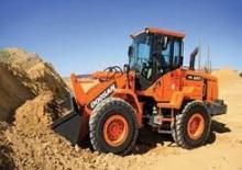 Gumikerekes homlokrakodók Doosan DL220-3
