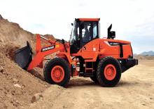 Gumikerekes homlokrakodók Doosan DL220-5