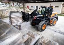 Gumikerekes homlokrakodók Doosan DL220-7