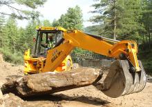Gumikerekes homlokrakodók Bull HD76 4WD
