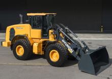 Gumikerekes homlokrakodók Hyundai HL940