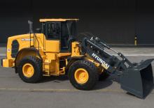 Gumikerekes homlokrakodók Hyundai HL955XT