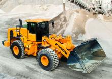 Gumikerekes homlokrakodók Hyundai HL970