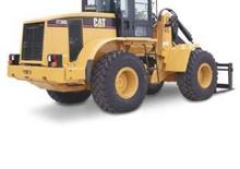 Gumikerekes homlokrakodók Caterpillar IT 28 G