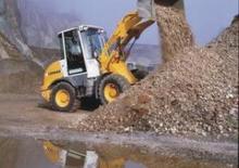 Gumikerekes homlokrakodók Liebherr L 506 P