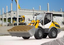 Gumikerekes homlokrakodók Liebherr L 506 Compact
