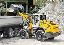 Gumikerekes homlokrakodók Liebherr L 524