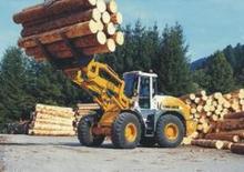 Gumikerekes homlokrakodók Liebherr L 538 P