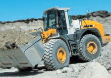 Gumikerekes homlokrakodók Liebherr L 554 2+2