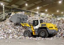 Gumikerekes homlokrakodók Liebherr L 556