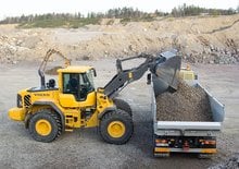Gumikerekes homlokrakodók Volvo L110F