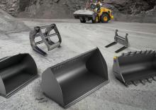 Gumikerekes homlokrakodók Volvo L220 