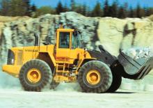 Gumikerekes homlokrakodók Volvo L220E