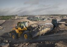 Gumikerekes homlokrakodók Volvo L220H 