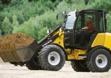 Gumikerekes homlokrakodók Volvo L25B Z