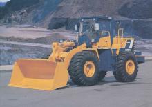 Gumikerekes homlokrakodók Kobelco LK850